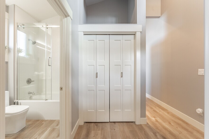 More Photos Of 914 Citadel Dr, Everson Office Residential For Sale