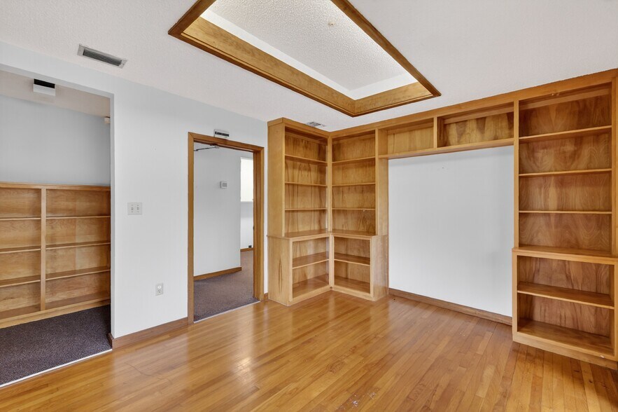 More Photos Of 708 Lee St, Leesburg Office For Lease