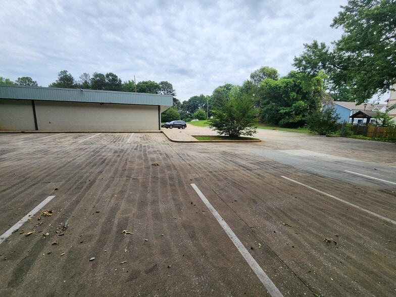 More Photos Of 3463 Flat Shoals Rd, Decatur Office Residential For Sale