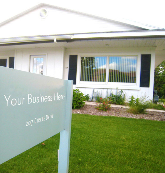 Primary Photo Of 207 Circle Dr, Traverse City Medical For Sale