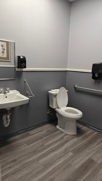 More Photos Of 2123 Southmore Ave, Pasadena Storefront Retail Office For Sale