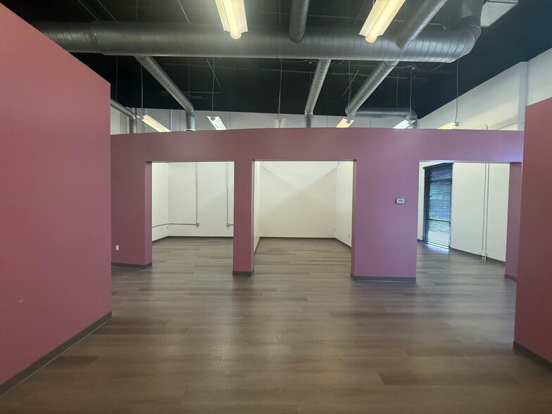 More Photos Of 2610 E Mohawk Ln, Phoenix Warehouse For Sale