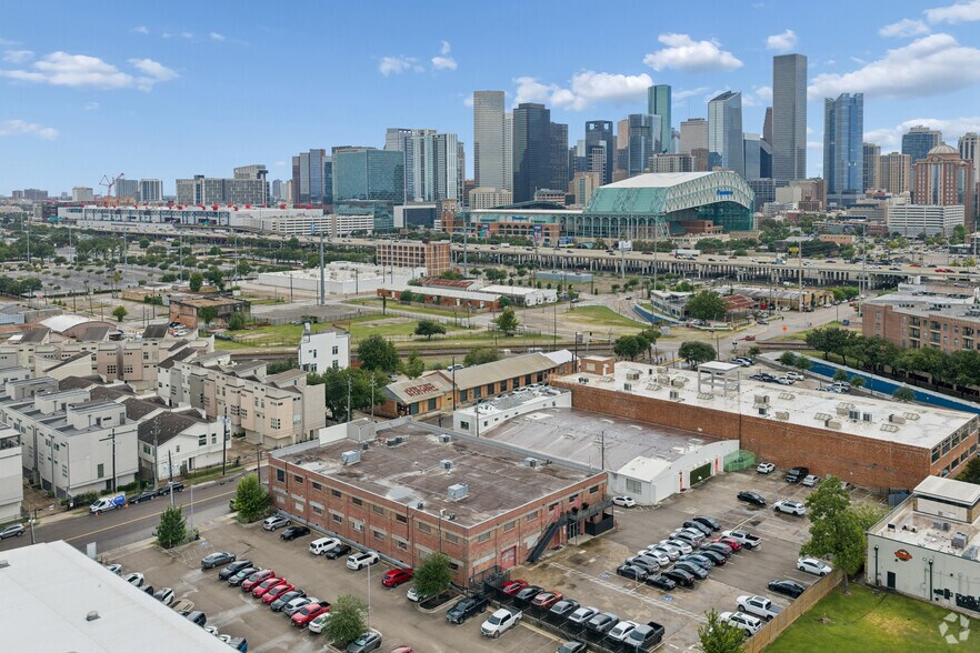 More Photos Of 2315 Commerce St, Houston Unknown For Lease