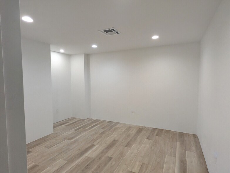 More Photos Of 6909 Grand Blvd, Houston Medical For Lease