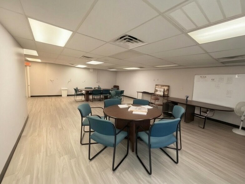More Photos Of 5703 Martin Luther King Blvd, Houston Medical For Sale