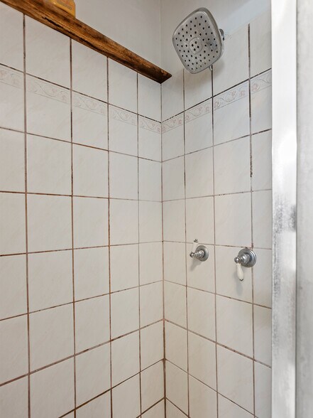 More Photos Of 331 Allen Ave, Glendale Multifamily For Sale