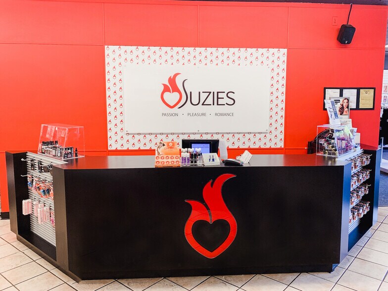 More Photos Of 313 S State St, Atkinson Freestanding For Sale