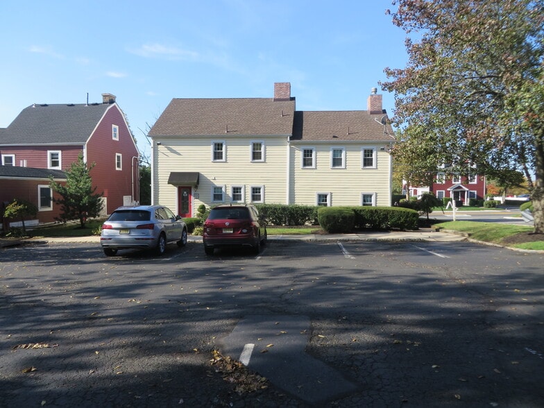More Photos Of 264 US 202/206, Bedminster Storefront Retail Office For Lease