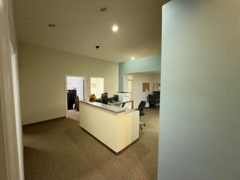 More Photos Of 511 Phyllis St, Pensacola Medical For Sale