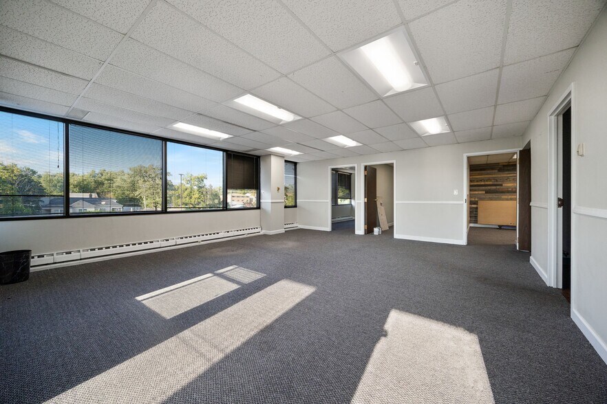 More Photos Of 7000 W 111th St, Worth Medical For Sale