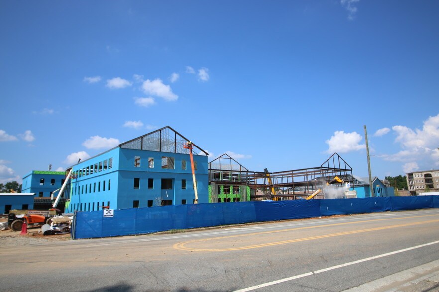 More Photos Of 92 Milton Ave, Alpharetta General Retail For Sale