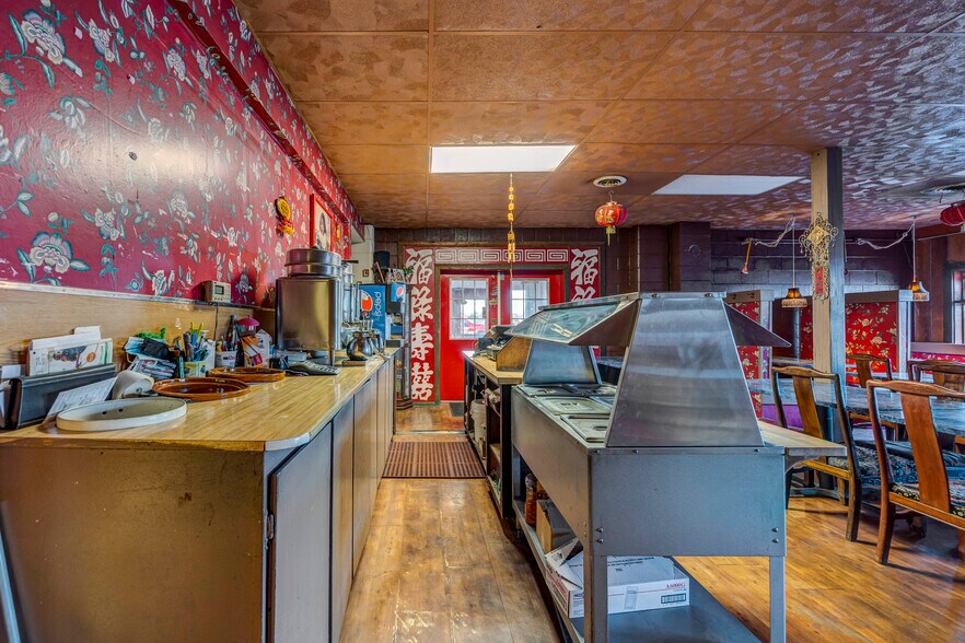 More Photos Of 627 S Columbia Ave, Connell General Retail For Sale