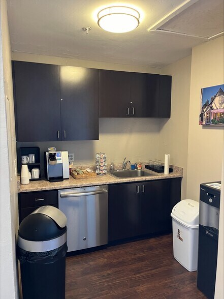 More Photos Of 26135 Carmel Rancho Blvd, Carmel General Retail For Lease