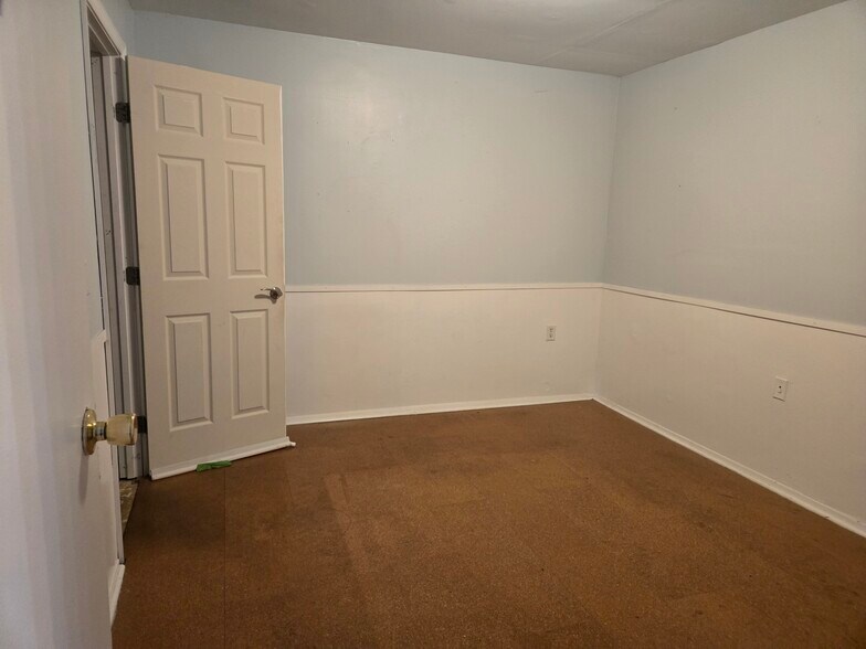 More Photos Of 1169 Walker Rd, Dover Office For Lease