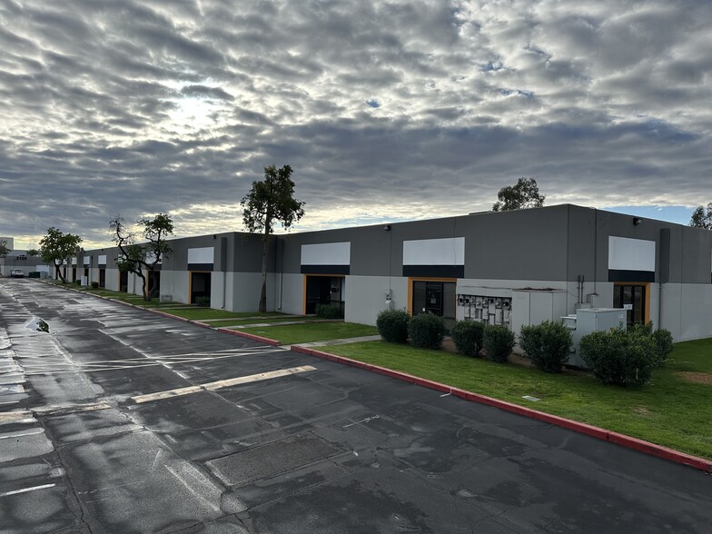 Primary Photo Of 2121 S Priest Dr, Tempe Warehouse For Lease