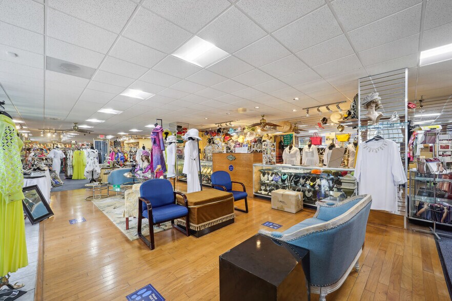 More Photos Of 5061 Allentown Rd, Suitland General Retail For Sale