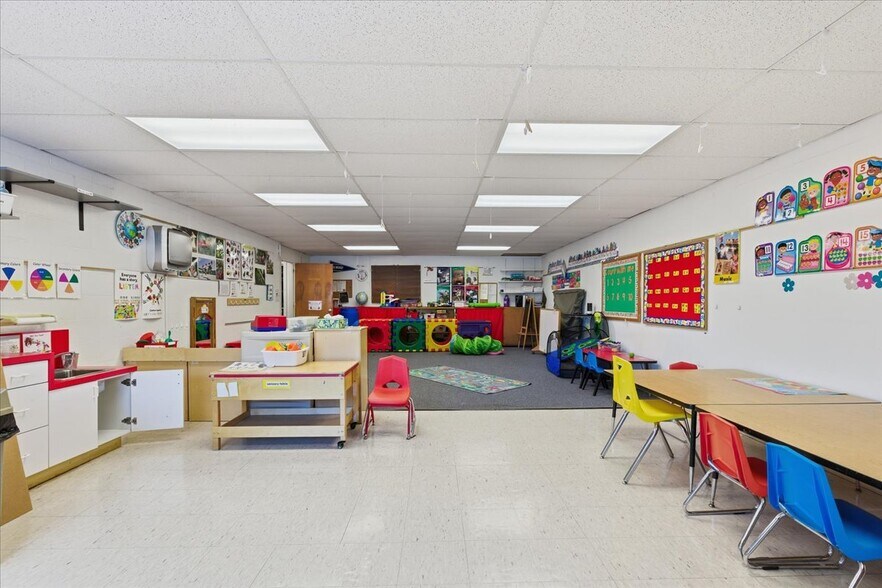 More Photos Of 2330 Mount Hebron Dr, Ellicott City Schools For Lease