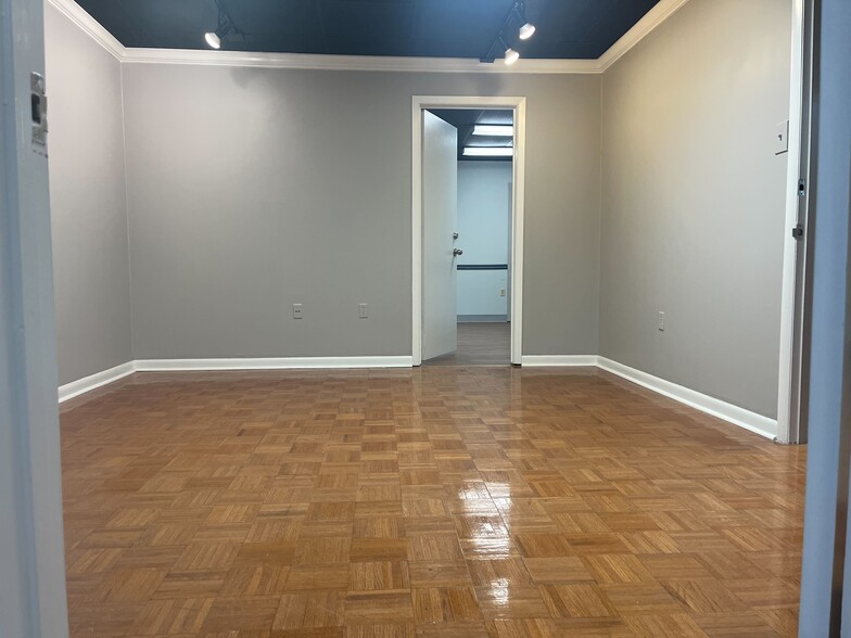 More Photos Of 2311 Biscayne Dr, Little Rock Office For Lease