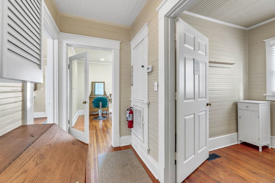 More Photos Of 104 State St, Greensboro Freestanding For Sale