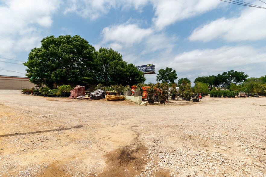 More Photos Of 212 S Interstate 35 E, Lancaster Land For Sale