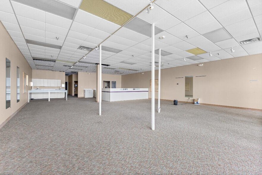 More Photos Of 22263-22323 Eureka, Taylor Unknown For Lease