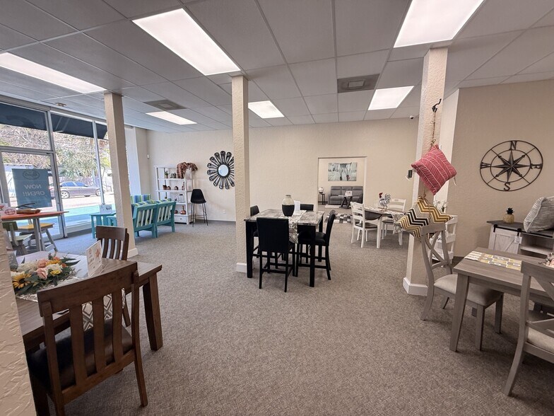 More Photos Of 21 Main St, Titusville General Retail For Sale