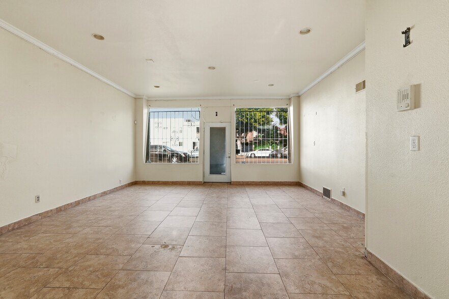 More Photos Of 2048-2050 W Florence Ave, Los Angeles Office For Sale