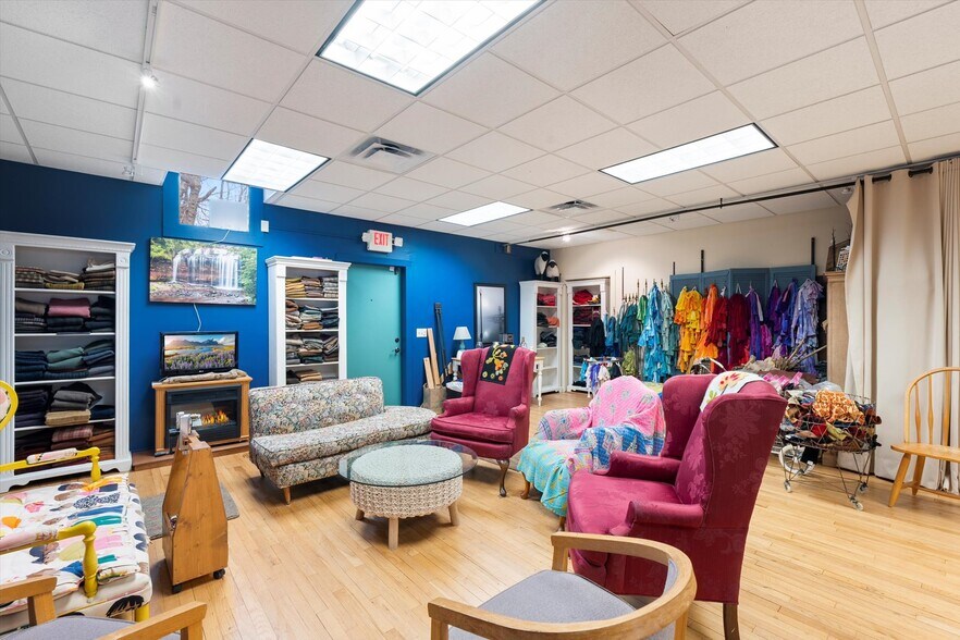 More Photos Of 111-113 Cascade St, Osceola Storefront For Sale