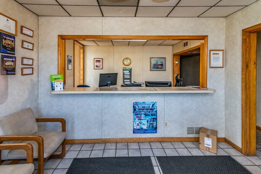 More Photos Of 500 E Huron Blvd, Marysville Auto Repair For Sale
