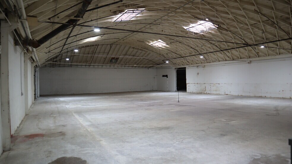 More Photos Of 8001 Beach St, Los Angeles Warehouse For Sale
