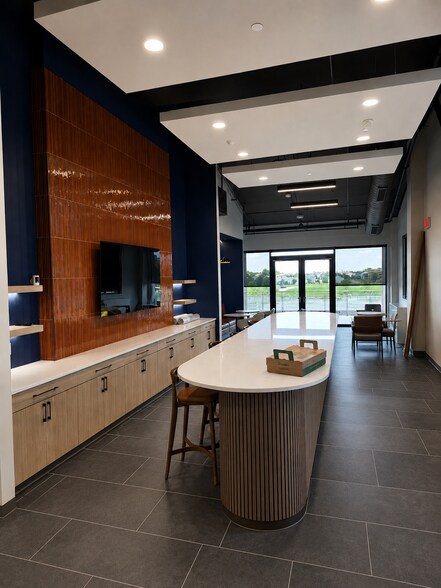 More Photos Of 505 Market St, West Des Moines Office For Sale