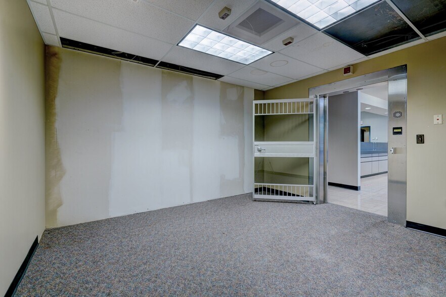 More Photos Of 14900 SE 29th St, Choctaw Bank For Lease
