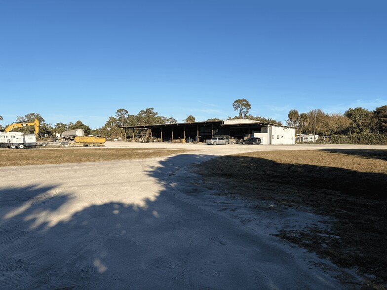 More Photos Of 211 N 9th St, Immokalee Contractor Storage Yard For Sale