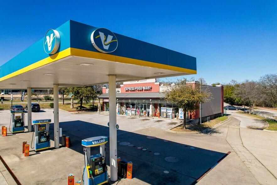 More Photos Of 8201 Cross Park Dr, Austin Unknown For Lease