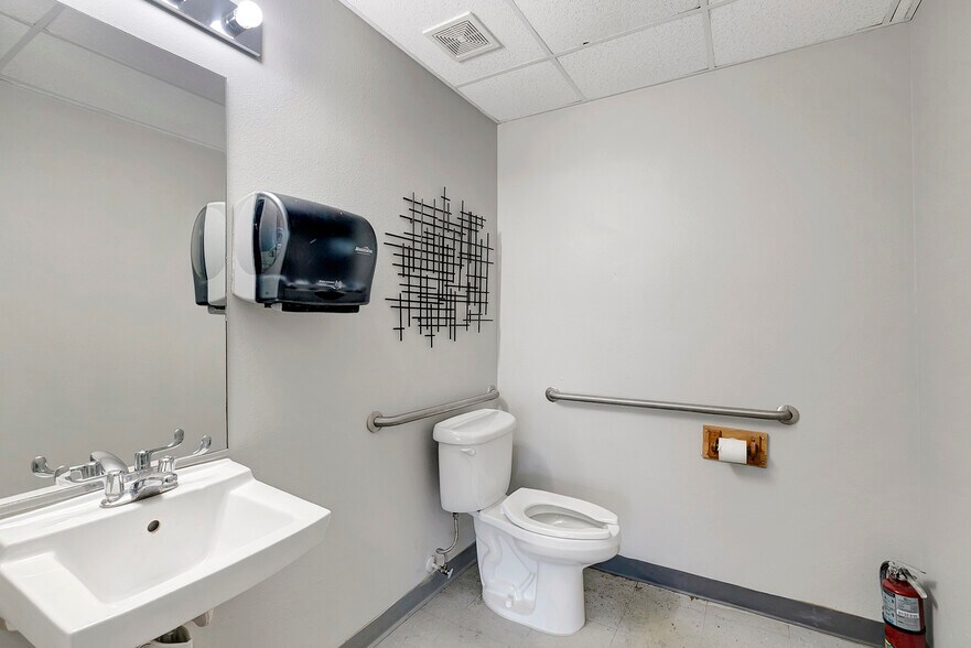 More Photos Of 7204 Massachusetts Ave, New Port Richey Unknown For Lease