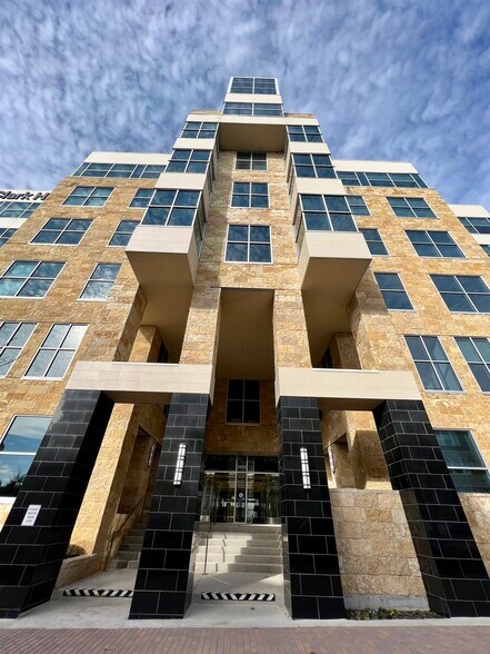 More Photos Of 2600 N Dallas Pky, Frisco Office For Lease