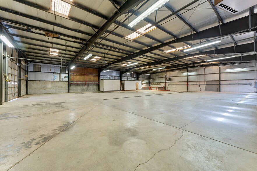 More Photos Of 1342 W Industrial Rd, Cedar City Warehouse For Lease