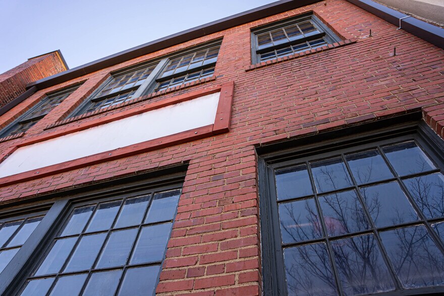 More Photos Of 146 Maxwell Ave, Greenwood Restaurant For Lease