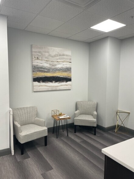 More Photos Of 2295 S Hiawassee Rd, Orlando Office For Lease