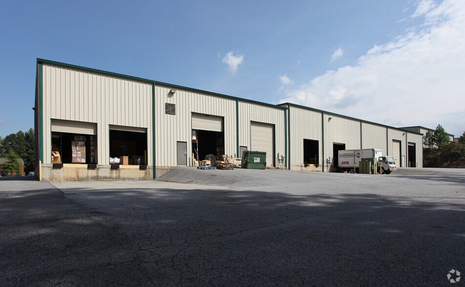 More Photos Of 1015 Union Center Dr, Alpharetta Flex For Lease
