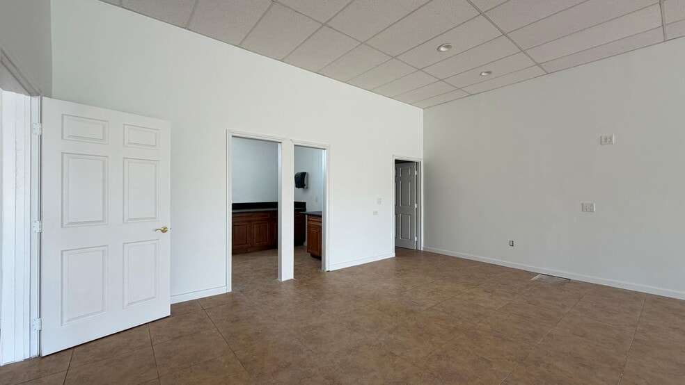 More Photos Of 560 El Cajon Blvd, El Cajon Storefront For Lease