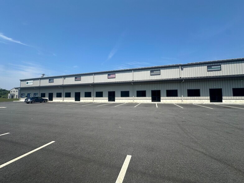 More Photos Of 1 Royson Dr, Kingston Warehouse For Lease