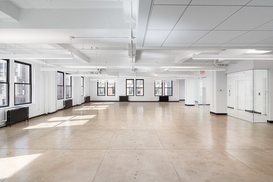 More Photos Of 580 Eighth Ave, New York Office For Lease