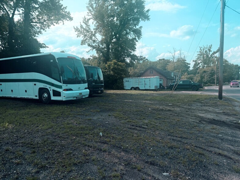 More Photos Of 1 Joe Rd, Mount Holly Specialty For Sale