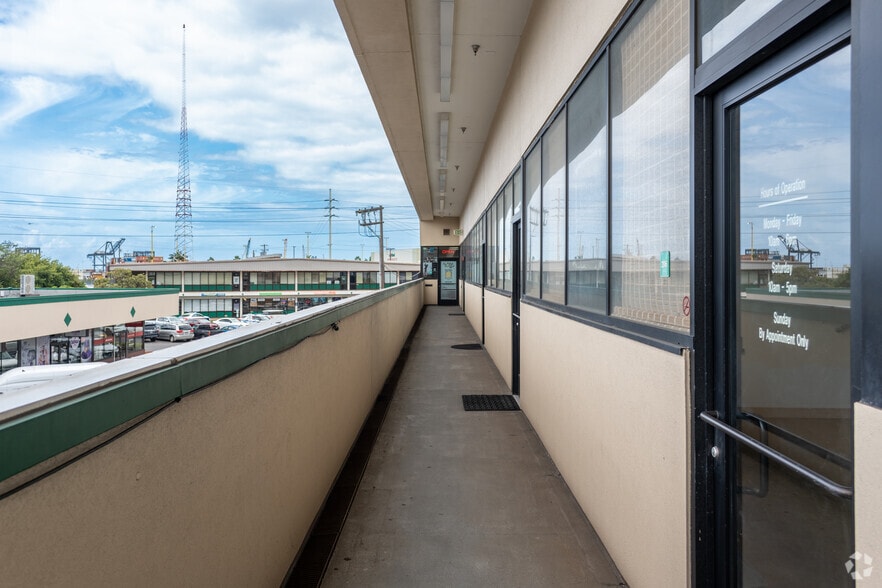 More Photos Of 1199 Dillingham Blvd, Honolulu Unknown For Lease