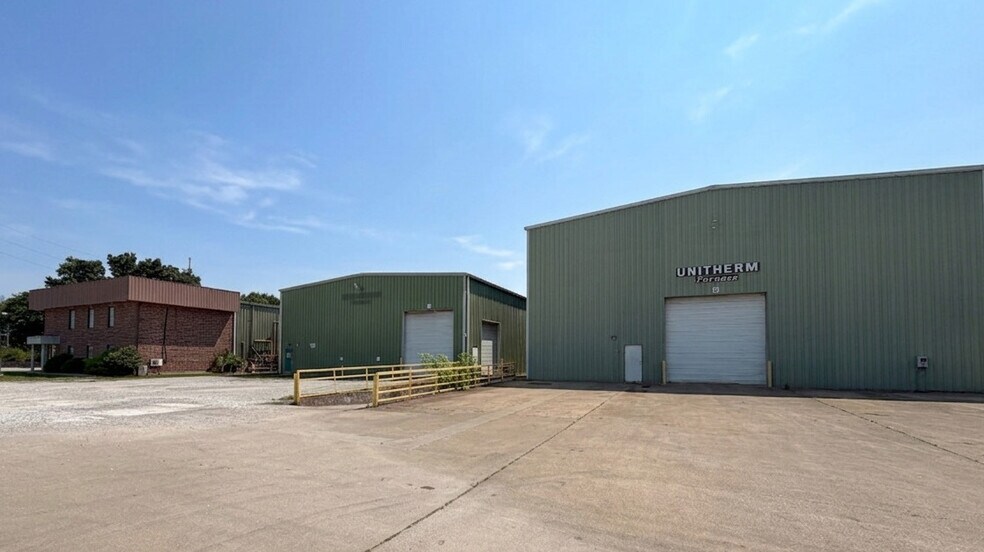 More Photos Of 55 May Rd, Wentzville Warehouse For Lease