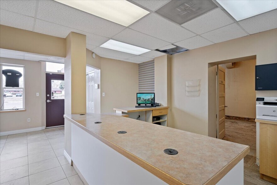 More Photos Of 601 E Lincolnway, Cheyenne Storefront Retail Residential For Sale