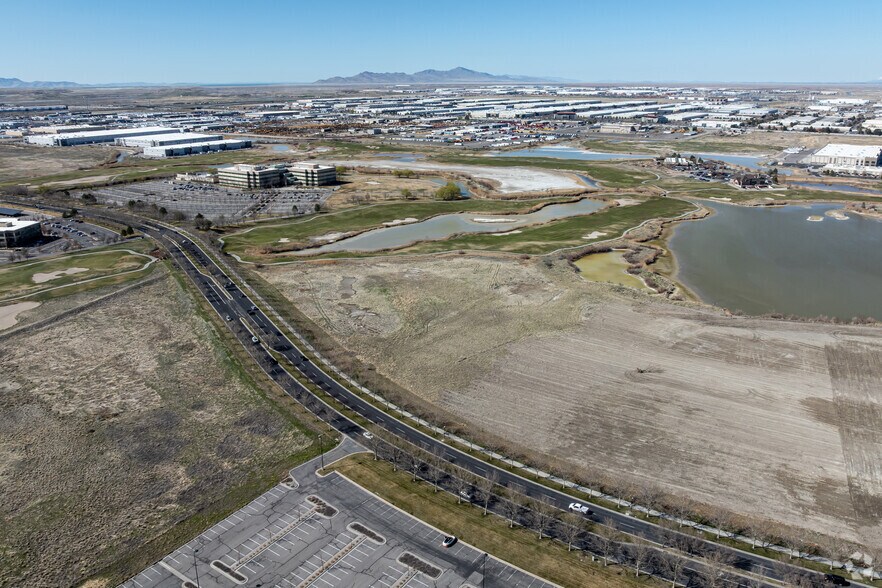 More Photos Of 4216 Lake Park Boulevard, West Valley City Research And Development For Lease