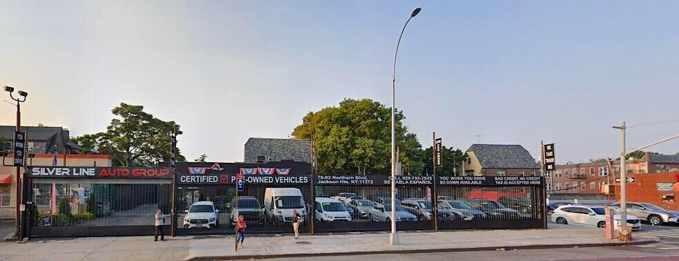 Primary Photo Of 7002 Northern Blvd, Jackson Heights Flex For Lease