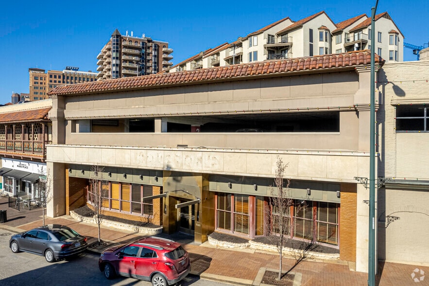 More Photos Of 414-418 Nichols Rd, Kansas City Unknown For Lease